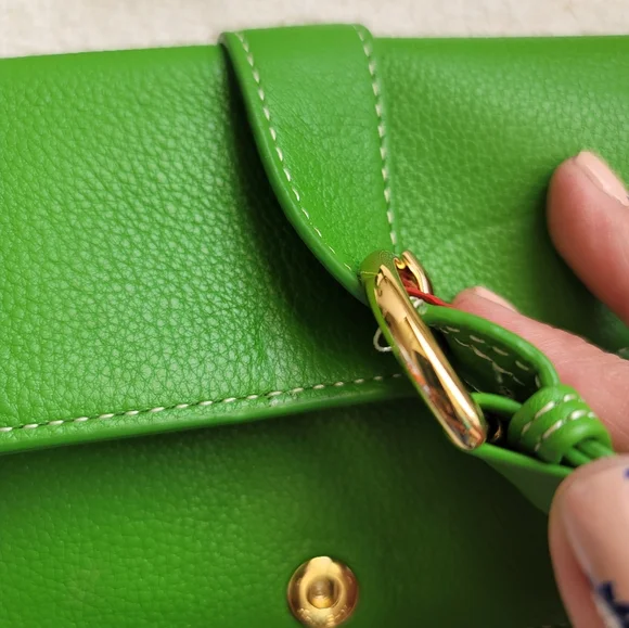 Frances Valentine, Green Leather Accordion Wallet - Picture 10 of 11